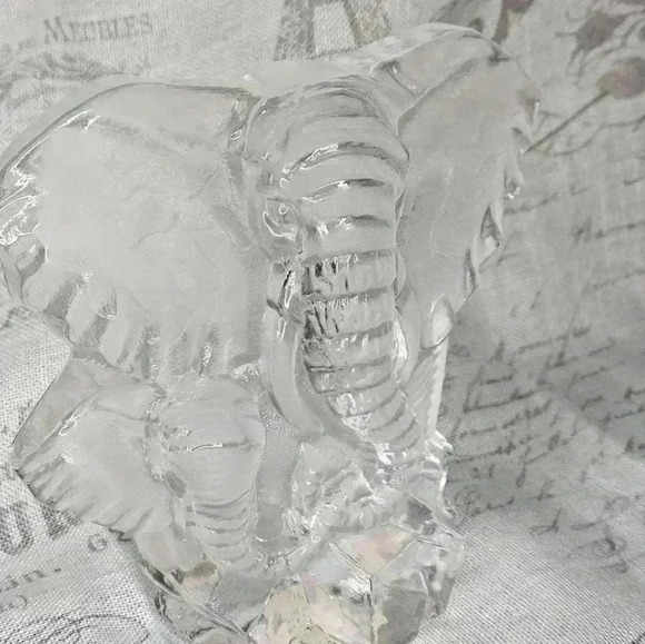 Crystal Elephant - Picture 2 of 4